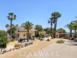 Casa a Pueblo-Ubanizaciones. Excepcional villa de lujo en 15.000 m2 de parcela con impresiona