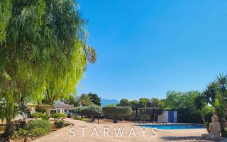 Maison à Escandinavia-Cautivador. Privacidad, estilo y vistas finca mediterránea de lujo en alfaz