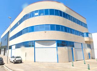 Rent Industrial building in Vilamarina. Con imagen corporativa y dos puentes grúas