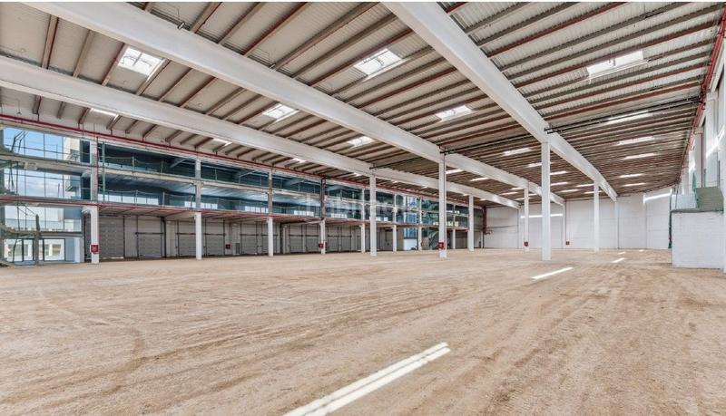 Foto 7e0ad387-e97c-4971-8a9e-3dcf2011c7e5. Alquiler nave industrial tipo c en Zona Industrial Barberà del Vallès