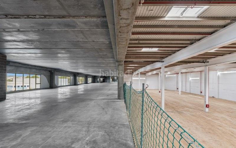 Foto 264ff1fe-cd9b-4c3f-b531-ac62baf51e5b. Location bâtiment à usage industriel dans Zona Industrial Barberà del Vallès