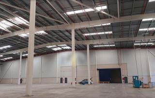 Rent Industrial building in Vila-rodona