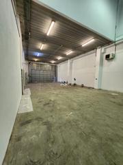 Rent Industrial building in Centre
