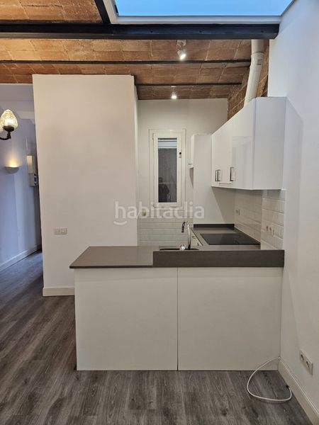 Foto 21f3ec14-d053-4884-8e14-e27d1cee493b. Àtic a Sant Antoni Barcelona