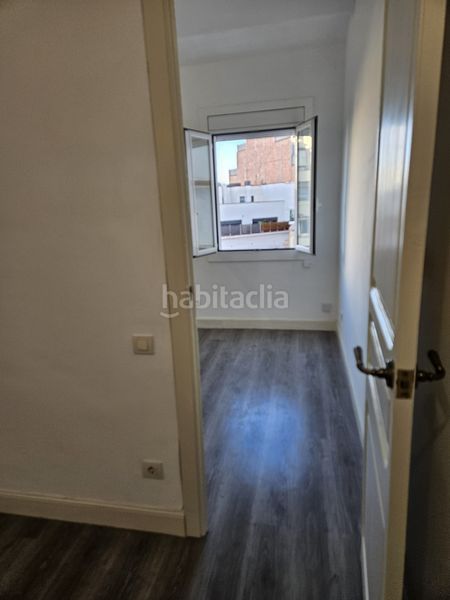 Foto 3ea5eccf-1492-4122-875c-9ce131af30a4. Àtic a Sant Antoni Barcelona