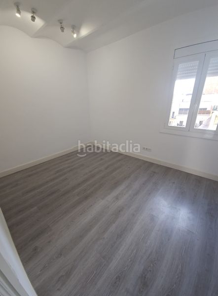 Foto c3a830f9-6092-4cba-af87-857ac056c3be. Àtic a Sant Antoni Barcelona