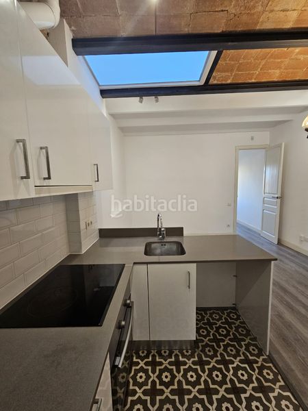 Foto d047703c-b7a1-46a1-ae03-31320b53aaa6. Àtic a Sant Antoni Barcelona