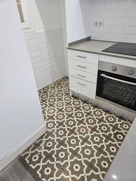 Foto de952104-f764-42d1-9dd4-52049d764cf1. Àtic a Sant Antoni Barcelona