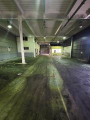 Alquiler Nave industrial en Molins de Rei. Nave logística 1.890 m² con 9 m altura, 3 puertas tir, patio y s