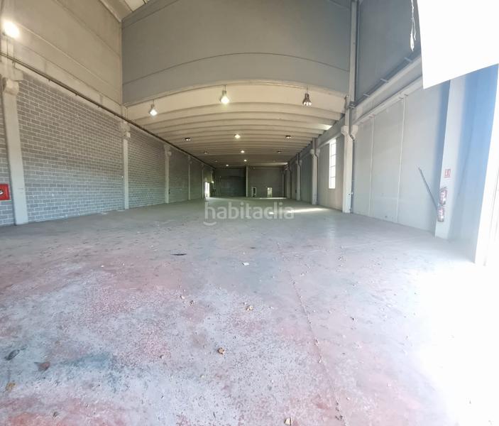 Foto df481fd1-a9ab-476d-b0e6-b066d96a60b6. Alquiler nave industrial en Vinyets-Molí Vell Sant Boi de Llobregat