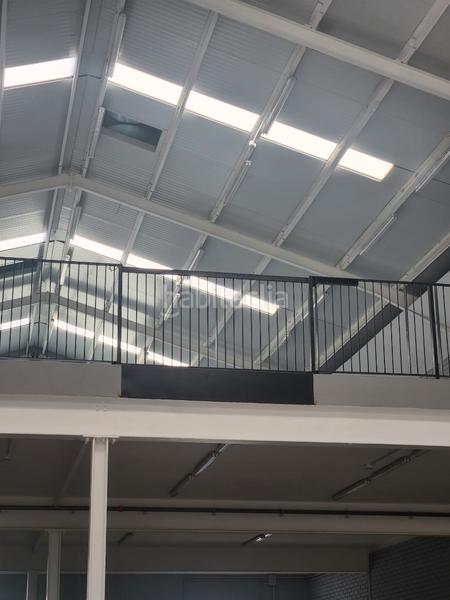 Foto d57bb5a4-a2fe-4579-bbf3-709051b9c828. Lloguer nau industrial a Centre Hospitalet de Llobregat (L´)