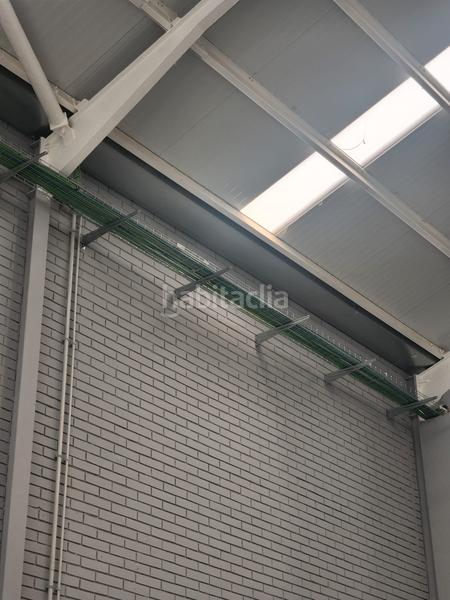 Foto d7d0bdb4-74e2-4233-8f31-dfe7f00f8139. Lloguer nau industrial a Centre Hospitalet de Llobregat (L´)
