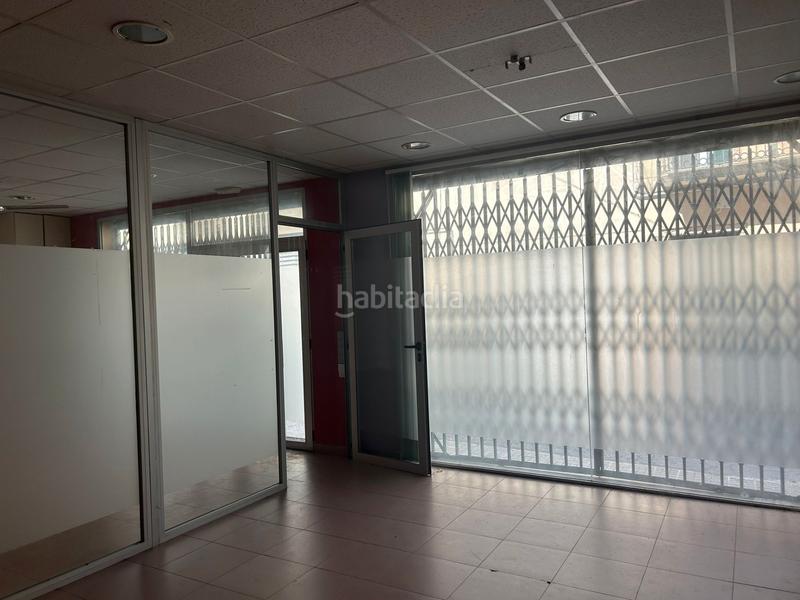 Foto cd9e033a-1446-4e6b-a6f2-d494de920415. Alquiler local comercial en Centre-Estació Gavà