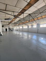 Fabrikhalle in Zona Industrial