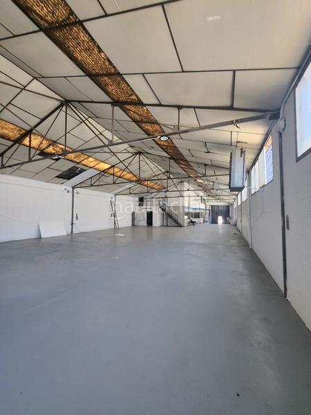 Foto b1cf3c7a-08fd-4712-b057-08d435563749. Fabrikhalle in Zona Industrial Ripollet