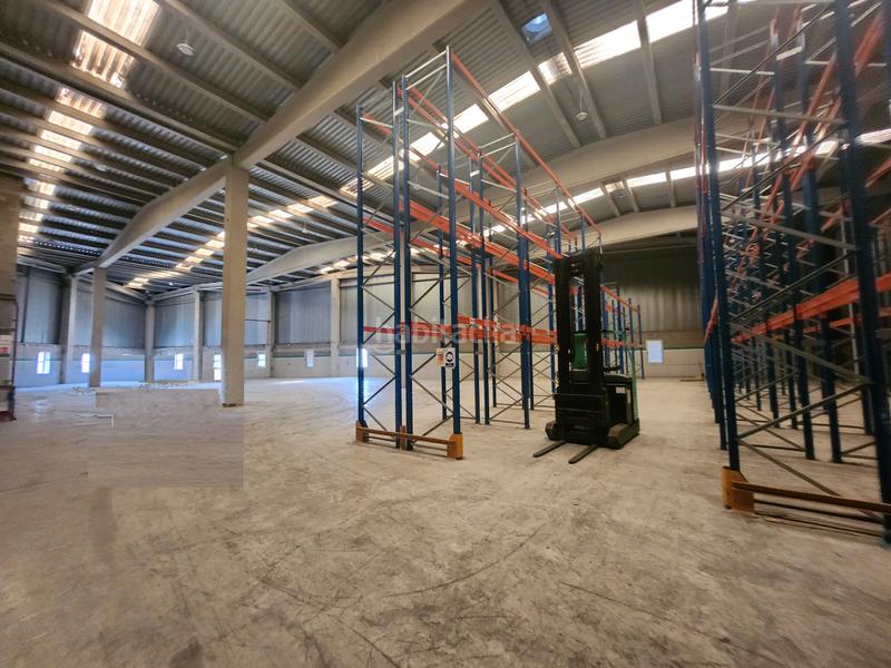 Foto 6674b687-6231-40c7-8fd6-f211ca78acb7. Lloguer nau industrial a Zona Industrial Rubí