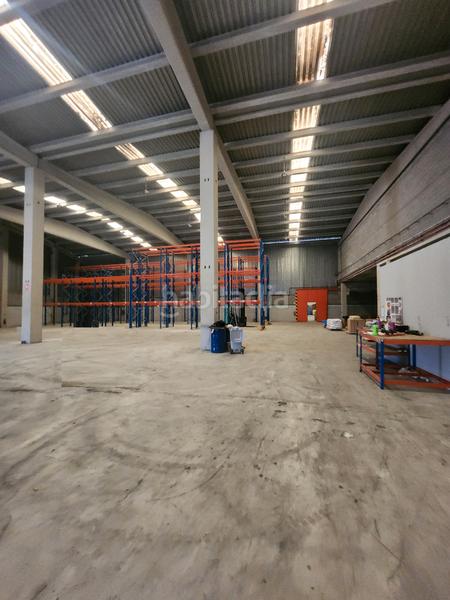 Foto bdcde7ff-44d0-4241-bca5-675731e3b8e5. Alquiler nave industrial en Zona Industrial Rubí