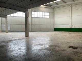 Industrial building in Santa Oliva