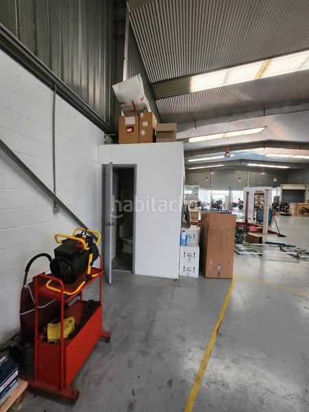 Foto 27f3b2ea-e8a3-4603-a75c-dc201c4558c7. Affitto capannone industriale in Sant Esteve Sesrovires