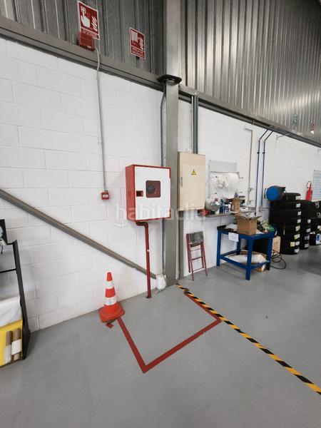 Foto 4cb67fce-7ca1-41c4-a0ce-2f425491e2c1. Affitto capannone industriale in Sant Esteve Sesrovires