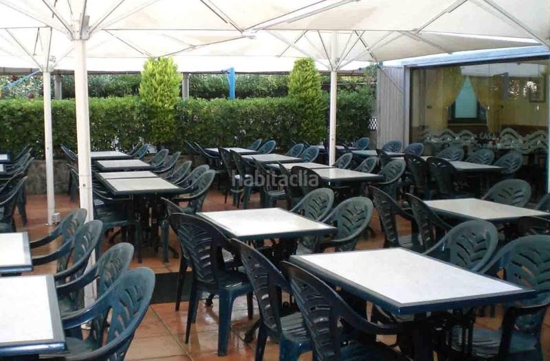 Foto f7155249-bc0f-4fd9-a4a7-8012e6a3001e. Edificio in La Pineda Castelldefels