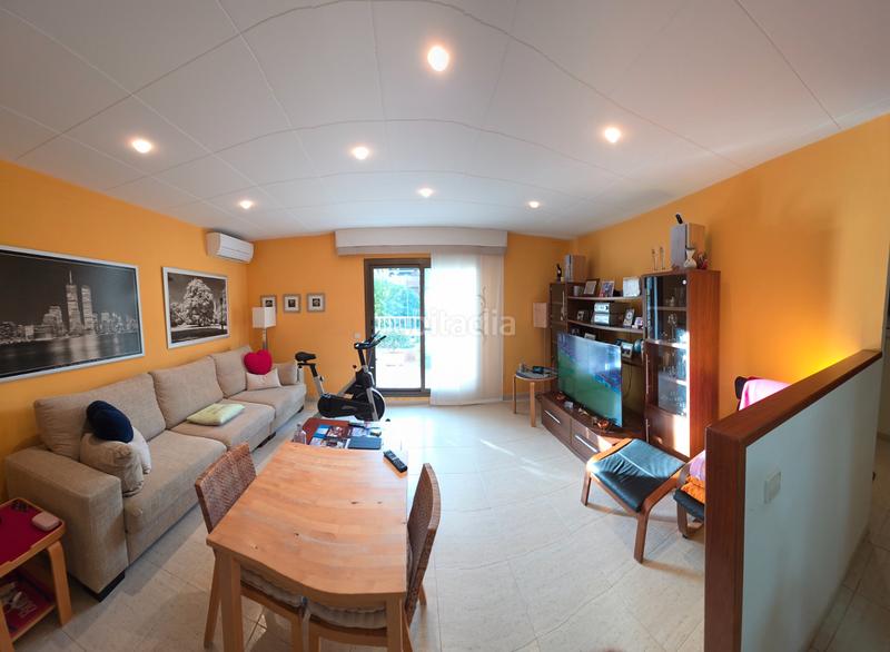 Foto f82051c4-5a3d-4361-a783-5648e6144af1. Edificio in La Pineda Castelldefels