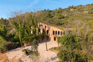 Mas à Begues. Masía can gepet: una finca única para rehabilitar en parcela de