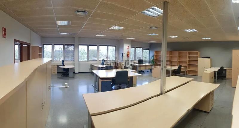 Foto a17e5c2a-d904-40b3-b7a7-0aff9d53465b. Location bâtiment à usage industriel dans Granvía-Mar Castelldefels