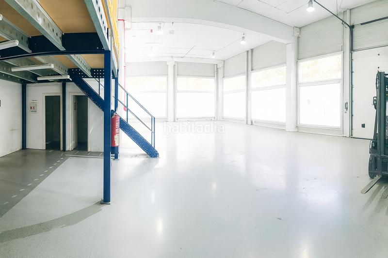 Foto 125d35e4-548e-4d61-b4a4-3bbfe669682f. Rent industrial building in Granvía-Mar Castelldefels