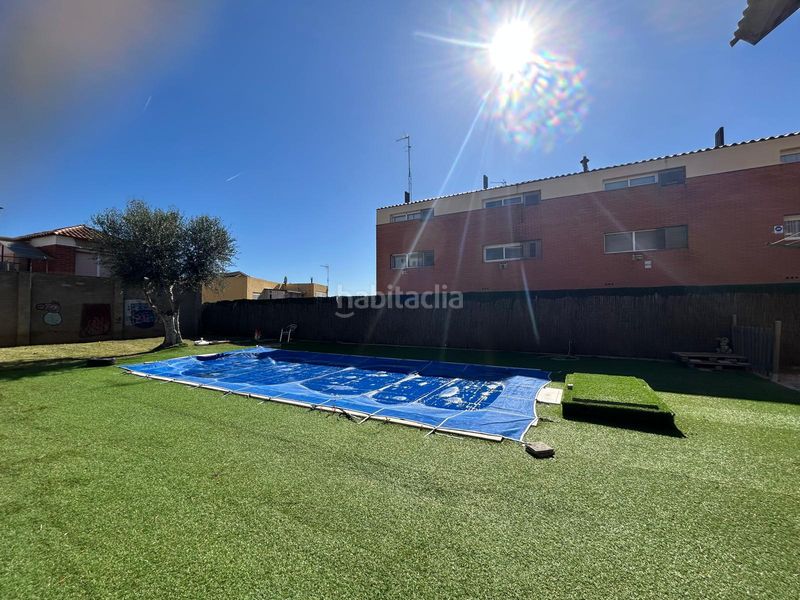 Foto 014d5cb4-c9fb-4cb4-9a6d-e12d7ab38726. Casa amb xemeneia calefacció aparcament piscina a Viladecans