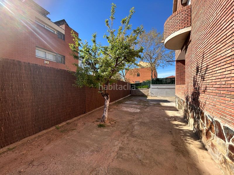 Foto 056a02dd-dea0-4b3f-987c-f2a4d943ba6d. Casa amb xemeneia calefacció aparcament piscina a Viladecans