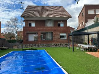 Casa en Torrent Ballester. )
