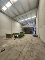 Rent Industrial building in Sant Vicenç dels Horts