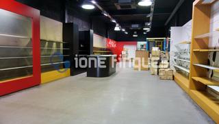 Local Comercial en Ca n'Oriac. Ione finques ofrece