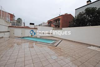 Pis a Hostal. Ione finques ofrece
