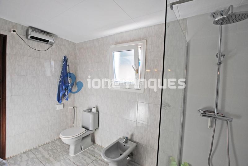 Foto 15bda682-dec2-40f1-a0e3-1c7ddd5cb98c. Maison jumelée avec chauffage dans Ca n'Oriac Sabadell