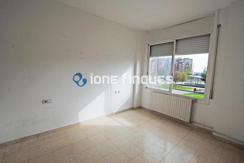 Foto 5b9afc9a-8842-4c3a-be2f-57ce4ec143c3. Piso ione finques ofrece en Ca n'Oriac Sabadell