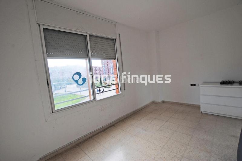 Foto 7c182f11-a9d3-4fcc-a593-4d2580cfd7e3. Piso ione finques ofrece en Ca n'Oriac Sabadell