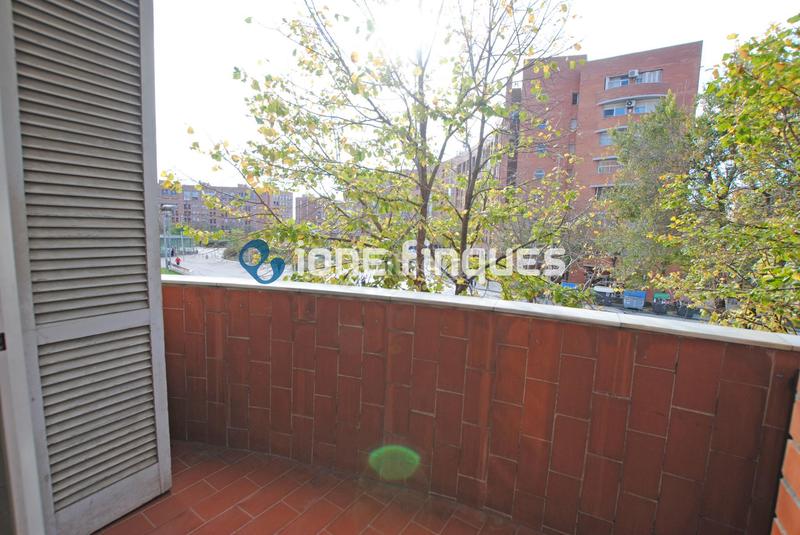 Foto 95687166-03a6-483d-bb2d-fec5e5174032. Piso ione finques ofrece en Ca n'Oriac Sabadell