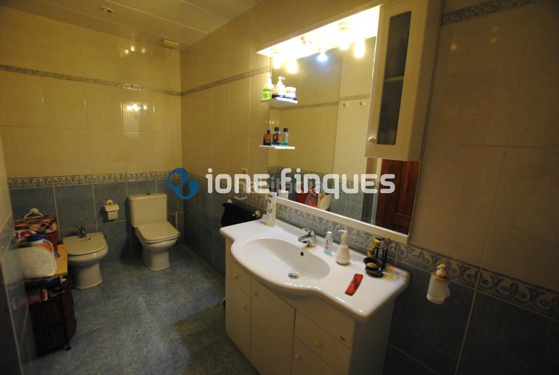 Foto 962c7e95-16b5-4aef-8036-9bf97978472a. Appartamento con riscaldamento parcheggio in Centre Sabadell