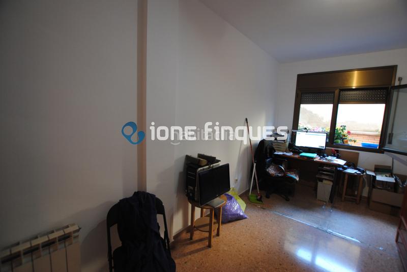 Foto c42509f3-a3eb-4b64-b543-ce32b8b4d569. Appartamento con riscaldamento parcheggio in Centre Sabadell