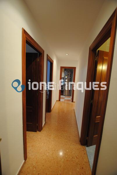 Foto ed9ff321-9492-465b-be2c-2dc29184e6dd. Appartamento con riscaldamento parcheggio in Centre Sabadell