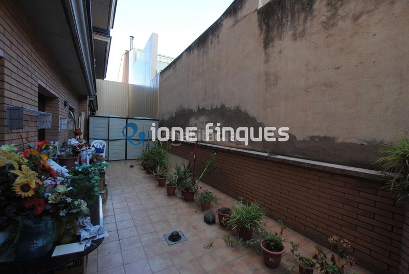 Foto f2c5fe64-e735-41ea-8fa9-b75794c6b7e5. Appartamento con riscaldamento parcheggio in Centre Sabadell