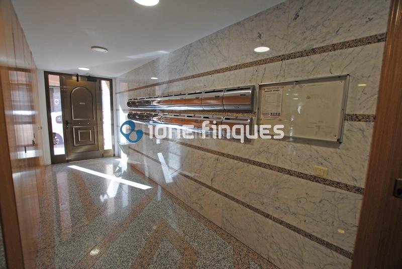 Foto f8731c3f-a99a-4505-ad61-a65a32637dd5. Appartamento con riscaldamento parcheggio in Centre Sabadell