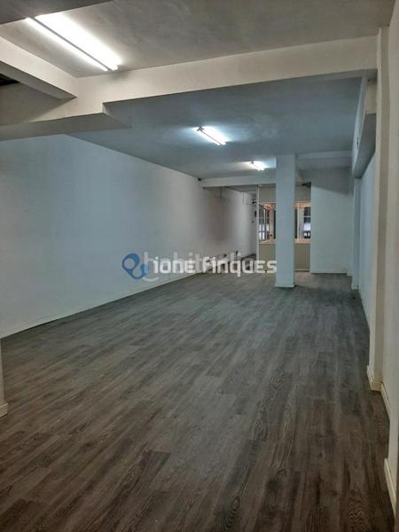 Foto 4113ce6b-a27b-409e-993d-66e70b9c8501. Local comercial ione finques ofrece en Centre Ripollet