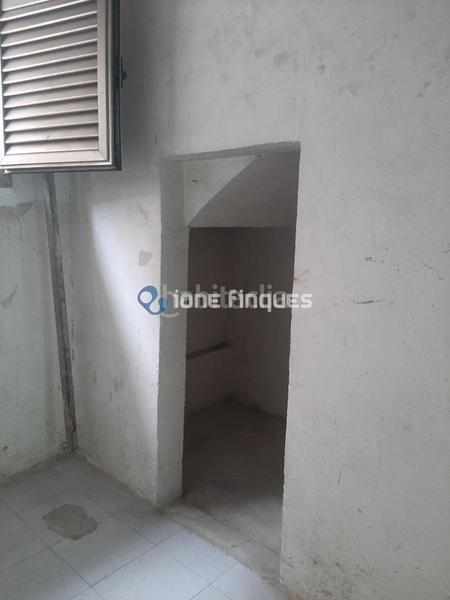 Foto 6992a793-f377-4dc7-afb2-fa24c4f74ccb. Local comercial ione finques ofrece en Centre Ripollet