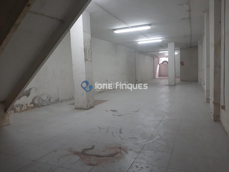 Foto efd6dbe4-4d27-45fe-8769-b33065100fd1. Local comercial ione finques ofrece en Centre Ripollet