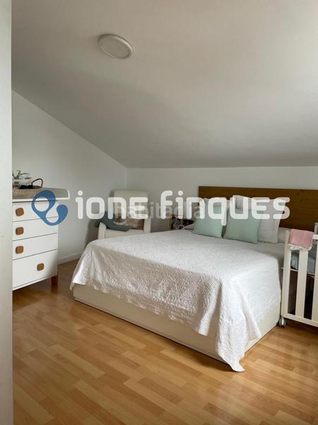 Foto dcbb84f6-3203-4ea2-acb6-2446e9009922. Piso ione finques ofrece en La Serreta Rubí