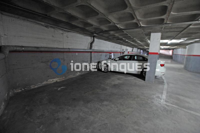 Foto 10400dd2-de79-49ac-8643-9aab36666a91. Parking voiture dans Centre Sabadell