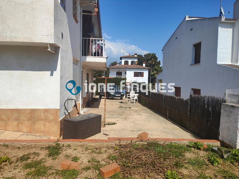 Foto 63ac056c-df56-4b6f-b122-1c2364a4ce50. Xalet amb calefacció aparcament a Nou Vendrell Vendrell (El)